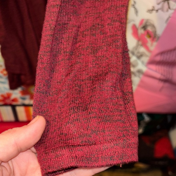 Elegant Burgundy Women's Cardigan - Picture 6 of 9